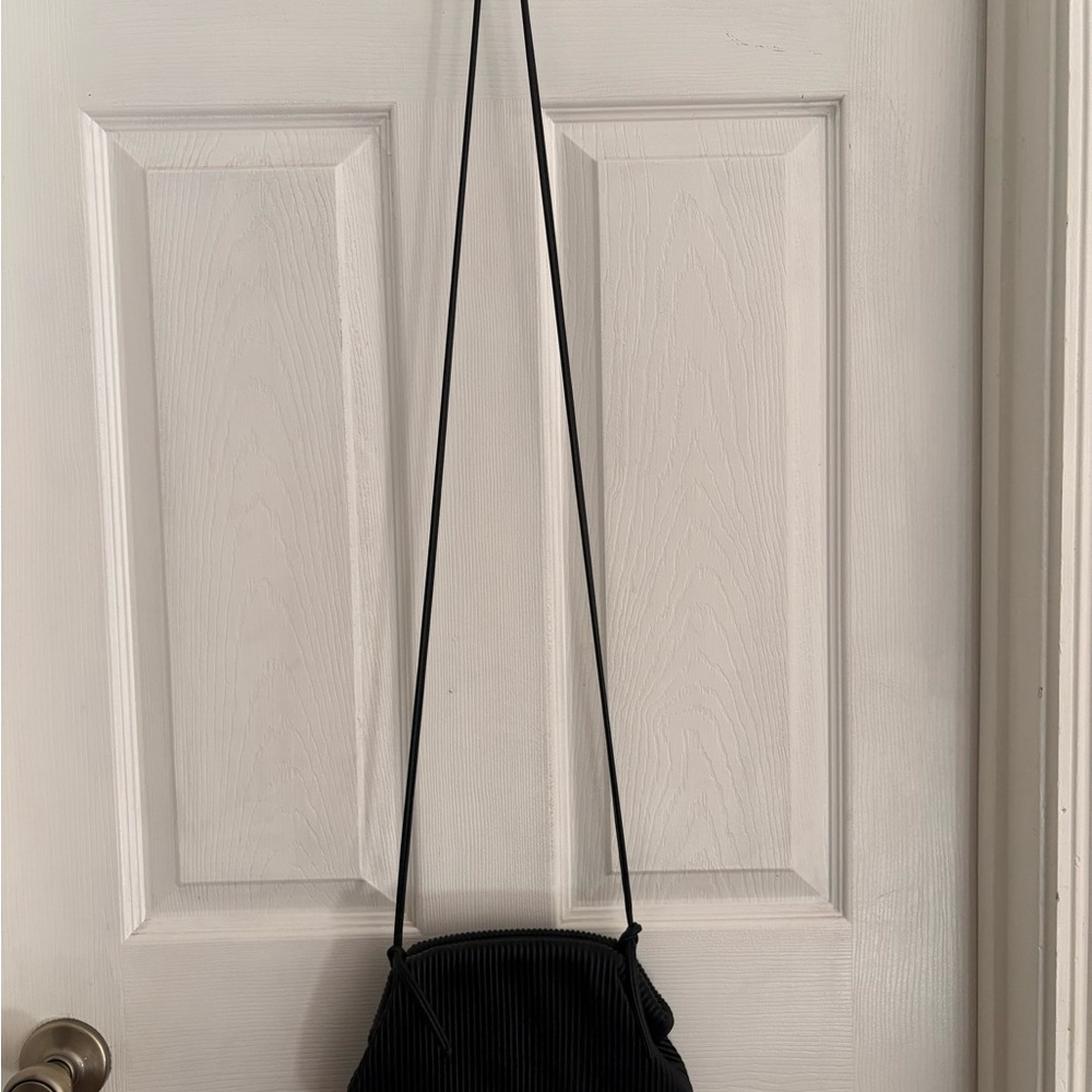 Black Ribbed Crossbody Bag
